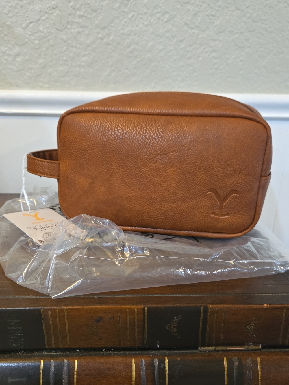 NWT Yellowstone Collection Brown Leather Toiletry Travel Bag